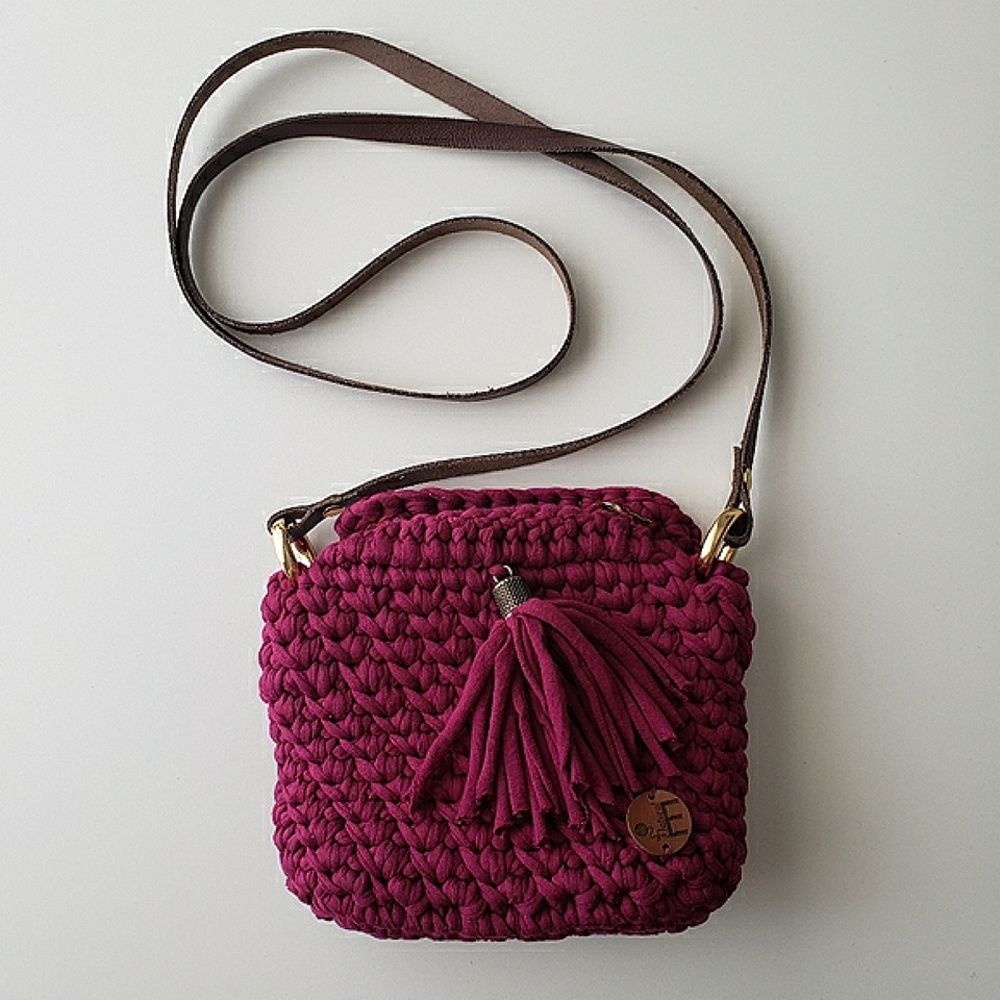 Natural Crochet Crossbody Tassle Purse OS